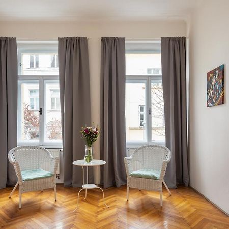Welcoming Flat In Vinohrady By Prague Days Apartamento Exterior foto